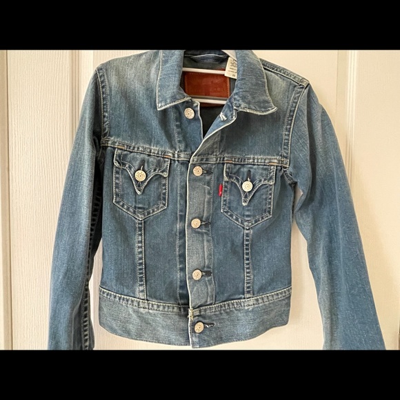 Levi’s Jean Jacket - Picture 10 of 15